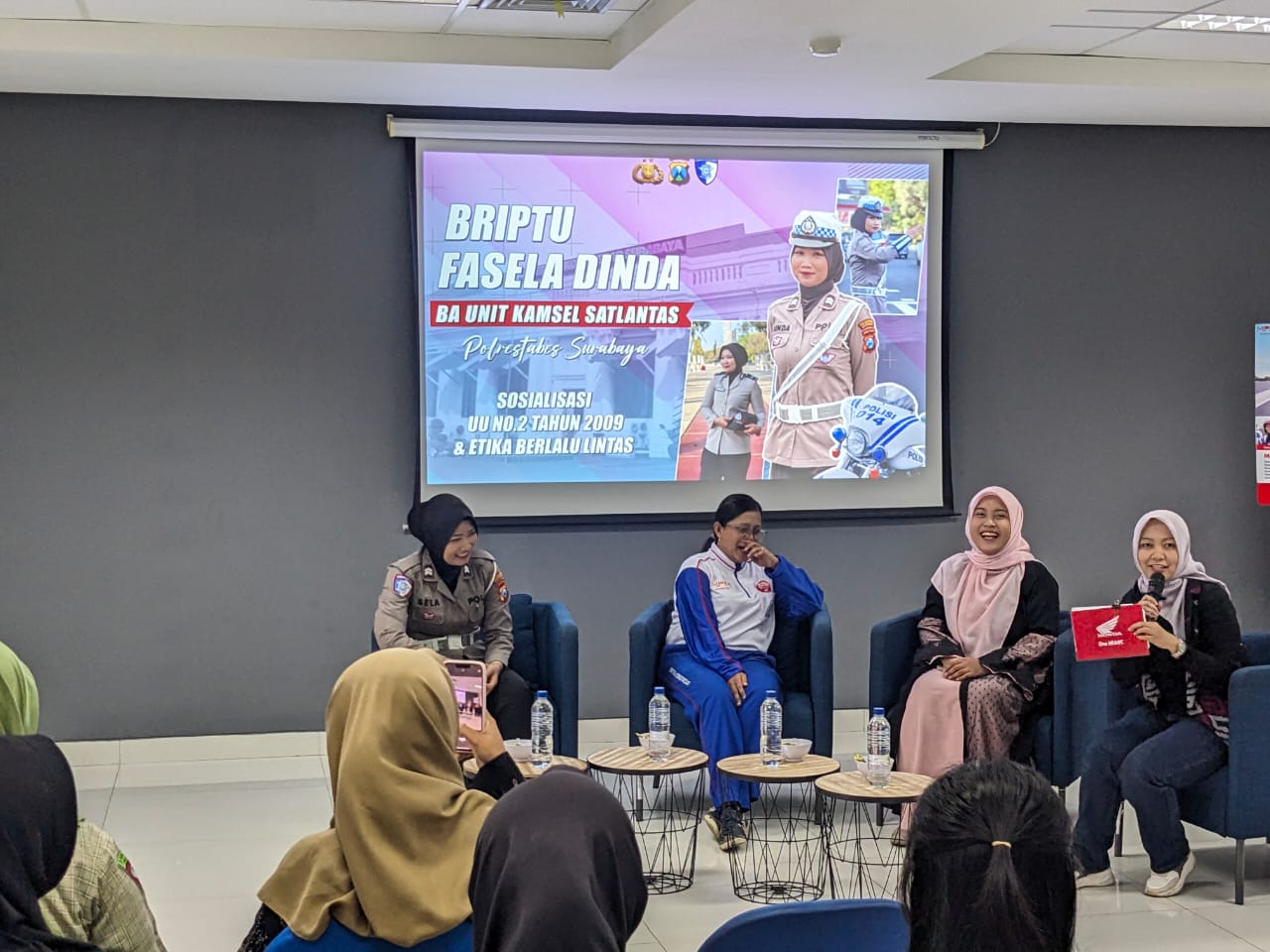 Kartini Masa Kini Surabaya Kampanyekan Keselamatan di Jalan Lewat Edukasi Interaktif